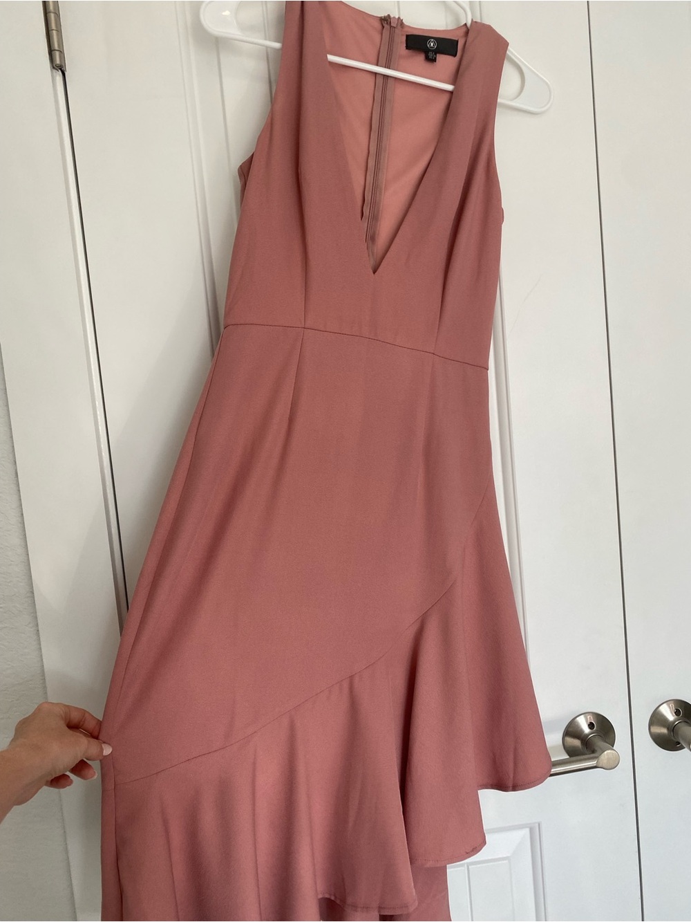 Feminine Ruffle Bottom Dress - Picture 3 of 6